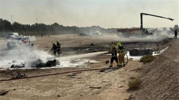 حادث مروع.. مصرع طيار هندي في سقوط طائرة خلال عرض جوي بدبي