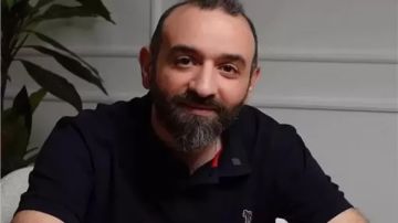 عمرو سلامة يكشف معاناته مع رسائل الباحثين عن فرصة: مش قادر أرد على 1٪ عمرو سلامة يكشف معاناته مع رسائل الباحثين عن فرصة: مش قادر أرد على 1٪