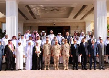 قيادة الجيش الثالث تستقبل عددا من شيوخ القبائل وأعضاء مجلسي النواب والشيوخ بالسويس وجنوب سيناء قيادة الجيش الثالث تستقبل عددا من شيوخ القبائل وأعضاء مجلسي النواب والشيوخ بالسويس وجنوب سيناء