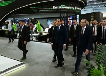 مدبولي يتفقد أجنحة الاتصالات والبريد في معرض القاهرة الدولي للتكنولوجيا مدبولي يتفقد أجنحة الاتصالات والبريد في معرض القاهرة الدولي للتكنولوجيا