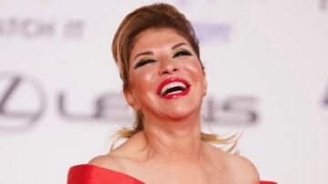 هالة سرحان تخطف الأنظار بالأحمر في مهرجان القاهرة