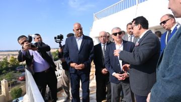 وزير الشباب والرياضة ومحافظ الإسماعيلية يتابعان أعمال مركز الابتكار الشبابي والتعلم وزير الشباب والرياضة ومحافظ الإسماعيلية يتابعان أعمال مركز الابتكار الشبابي والتعلم