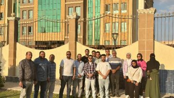 رئيس جهاز العبور الجديدة يستقبل طلاب المعهد العالي لدعم مشروع ريادي بتكنولوجيا الطاقة الشمسية رئيس جهاز العبور الجديدة يستقبل طلاب المعهد العالي لدعم مشروع ريادي بتكنولوجيا الطاقة الشمسية