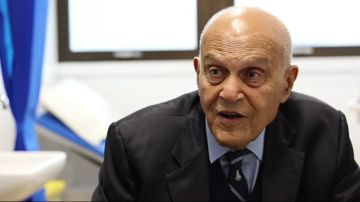 مجدي يعقوب: مكنتش بتكلم في المدرسة وبطلع الأول.. فيديو مجدي يعقوب: مكنتش بتكلم في المدرسة وبطلع الأول.. فيديو