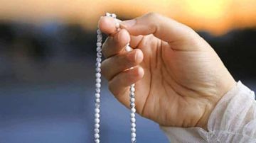 هل أحصل على ثواب الأذكار حال ترديدها بعد خروج وقتها؟.. الإفتاء توضح