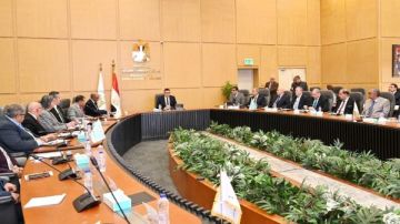 وزير الإسكان يطلق خطة شاملة لرفع كفاءة شركات مياه الشرب والصرف الصحي وزير الإسكان يطلق خطة شاملة لرفع كفاءة شركات مياه الشرب والصرف الصحي