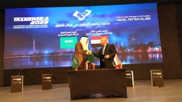 وزير النقل يوقع مع نظيره السعودي مذكرة تفاهم بشأن تبادل الخبرات في مجال الطرق