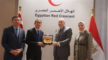 وزير شؤون المسلمين السنغافوري يشيد بالجهود المصرية في تقديم المساعدات الإنسانية في غزة