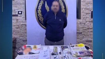 ضبط شخص بحوزته كروت دعائية ومبالغ مالية بالقاهرة