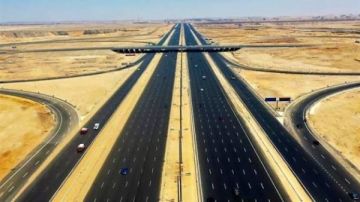 عبد الله: توجيه 550 مليار دولار للبنية التحتية دفع الاقتصاد للنمو وجذب الاستثمارات الأجنبية عبد الله: توجيه 550 مليار دولار للبنية التحتية دفع الاقتصاد للنمو وجذب الاستثمارات الأجنبية