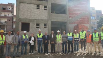 محافظ المنيا يتفقد أعمال إنشاء جناح وتطوير مدرسة ابتدائية فى أبوقرقاص