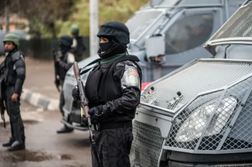 مصر.. محاكمة الزعيمة الحسناء و27 آخرين في قضية تصنيع المخدرات الكبرى (صور) مصر.. محاكمة الزعيمة الحسناء و27 آخرين في قضية تصنيع المخدرات الكبرى (صور)