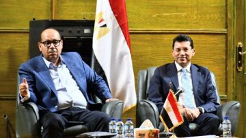 وزير الشباب والرياضة ورئيس الأوليمبية واتحاد المصارعة يناقشون خطط الدعم المستقبلية وزير الشباب والرياضة ورئيس الأوليمبية واتحاد المصارعة يناقشون خطط الدعم المستقبلية