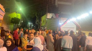 يوم في حب مصر.. إقبال كثيف خلال الفترة المسائية على اللجان الانتخابية بشبرا الخيمة يوم في حب مصر.. إقبال كثيف خلال الفترة المسائية على اللجان الانتخابية بشبرا الخيمة