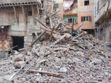 العناية الإلهية تنقذ أسرتين من الموت بعد انهيار جزئي لعقار بالجيزة