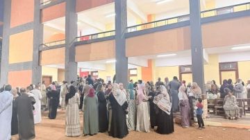 النساء يتصدرن المشهد الانتخابي في مدرسة أتريس بمنشأة القناطر