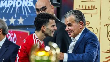 تمت المهمة.. خالد مرتجي ينشر صورا مع زيزو ونجوم الأهلي بعد السوبر