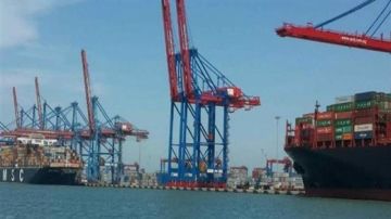 وزير النقل: ميناء شرق بورسعيد يحتل المركز الثالث عالميا في تصنيف البنك الدولي لعام 2025 وزير النقل: ميناء شرق بورسعيد يحتل المركز الثالث عالميا في تصنيف البنك الدولي لعام 2025