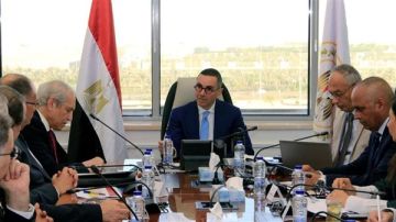 تراجع عجز الميزان التجاري 16 .. ووزارة الاستثمار تطرح رؤية لتعزيز الصادرات ذات القيمة المضافة تراجع عجز الميزان التجاري 16 .. ووزارة الاستثمار تطرح رؤية لتعزيز الصادرات ذات القيمة المضافة