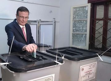 وزير الزراعة يدلي بصوته في انتخابات مجلس النواب بالإسكندرية ويؤكد على أهمية المشاركة الفعالة