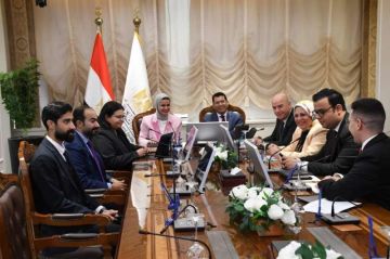 وزير الشباب والرياضة يلتقي وزيرة شؤون الشباب بدولة البحرين وزير الشباب والرياضة يلتقي وزيرة شؤون الشباب بدولة البحرين