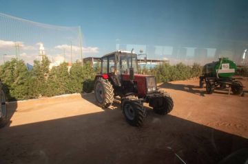 الريف المصري توفر معدات وآلات زراعية للمنتفعين بمنطقة الطور الريف المصري توفر معدات وآلات زراعية للمنتفعين بمنطقة الطور