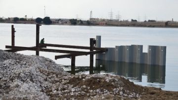 بورسعيد الانتهاء من أعمال بناء 5 بنتونات من كوبري النصر العائم الجديد بنسبة إنجاز قدرها 30 