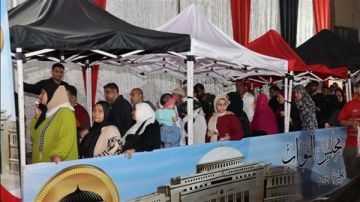 لجان بولاق الدكرور تشهد كثافة انتخابية من مختلف الفئات خاصة الشباب لجان بولاق الدكرور تشهد كثافة انتخابية من مختلف الفئات خاصة الشباب