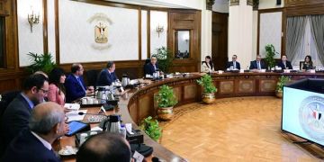  مدبولي يترس اجتماع المجموعة الاقتصادية.. وتوقعات بتراجع التضخم في ديسمبر