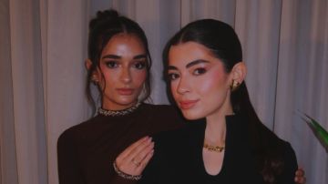 ملك أحمد زاهر برفقة شقيقتها ليلى: معايا للأبد