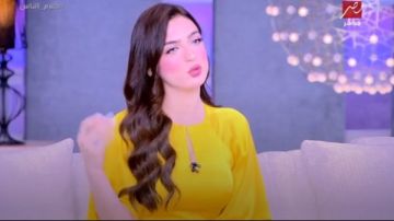 ياسمين عز تكشف وصفة غريبة لعلاج هيشان الشعر وتساقط الحواجب