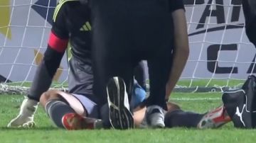 الشناوي يغادر مباراة الأهلي وشبيبة القبائل مصابا وشوبير بديلا