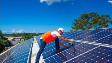 الكهرباء : تلقي طلبات إقامة محطات الطاقة الشمسية لنهاية ديسمبر