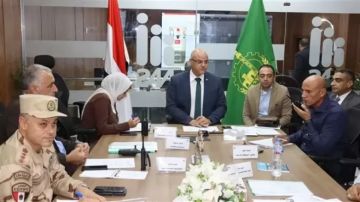 محافظ القليوبية يحيل واقعة وجود 34 لافتة دعاية انتخابية بمحيط لجان كفر شكر للتحقيق