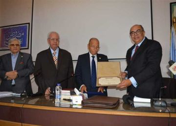 محمود محيي الدين: التحول الأخضر والتحول الرقمي جناحا التقدم والتنمية محمود محيي الدين: التحول الأخضر والتحول الرقمي جناحا التقدم والتنمية