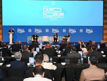 وزير الصناعة: 2 تريليون جنيه لتطوير البنية التحتية ودعم النهضة الصناعية في مصر وزير الصناعة: 2 تريليون جنيه لتطوير البنية التحتية ودعم النهضة الصناعية في مصر