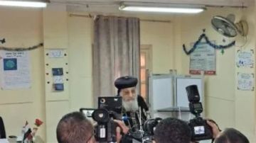 البابا تواضروس الثاني يدلي بصوته في انتخابات النواب بالعباسية