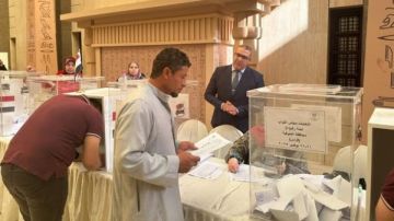 المستشار الثقافي بسفارة مصر بالرياض يتابع التصويت في انتخابات مجلس النواب