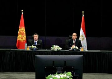 رئيس الوزراء ورئيس قرغيزستان يشهدان توقيع مذكرات تفاهم بين البلدين رئيس الوزراء ورئيس قرغيزستان يشهدان توقيع مذكرات تفاهم بين البلدين