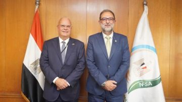 رئيس هيئة سلامة الغذاء يبحث مع السفير السويدي بالقاهرة فرص التعاون والتنسيق في مجال الأبحاث