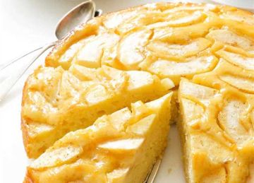 طريقة عمل كيكة التفاح.. حلوى الخريف التي تجمع الدفء والمذاق الساحر