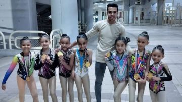 7 بطلات من الأقصر يتوجن بالميداليات الذهبية في كأس مصر لجمباز الأيروبيك 7 بطلات من الأقصر يتوجن بالميداليات الذهبية في كأس مصر لجمباز الأيروبيك