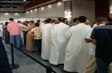 إقبال كبير من الناخبين المصريين للإدلاء بأصواتهم بانتخابات النواب في الكويت وسلطنة عمان صور إقبال كبير من الناخبين المصريين للإدلاء بأصواتهم بانتخابات النواب في الكويت وسلطنة عمان صور