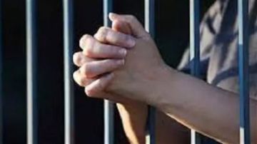 حبس نجل مرشح حطم صندوق اقتراع في الدقهلية 4 أيام حبس نجل مرشح حطم صندوق اقتراع في الدقهلية 4 أيام