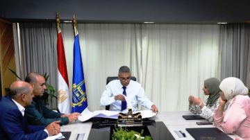 حلول غير تقليدية للإسراع في تنفيذ مشروعات حياة كريمة بأسوان حلول غير تقليدية للإسراع في تنفيذ مشروعات حياة كريمة بأسوان