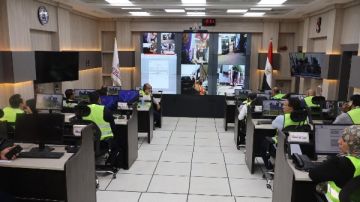 غرفة العمليات الرئيسية بسوهاج تتابع سير انتخابات مجلس النواب .. صور