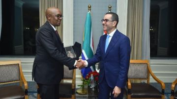 وزير الاستثمار: تعزيز التعاون مع جنوب أفريقيا في مجالات صناعة السيارات وإنشاء مناطق اللوجستية وربطها ملاحيا