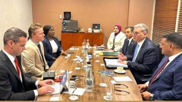 وزير البترول والثروة المعدنية يشهد توقيع خطاب نوايا مع جامعة مردوخ الأسترالية