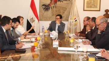 وزير الثقافة يبحث مع سفيرة رومانيا استعدادات مشاركة بلادها كضيف شرف معرض القاهرة الدولي للكتاب 2026