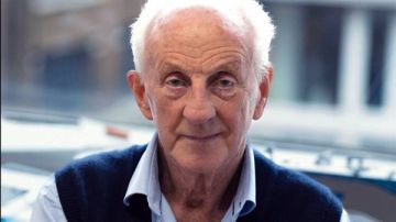 وفاة بول كوستيلو مصمم أزياء الأميرة الراحلة ديانا عن 80 عاما